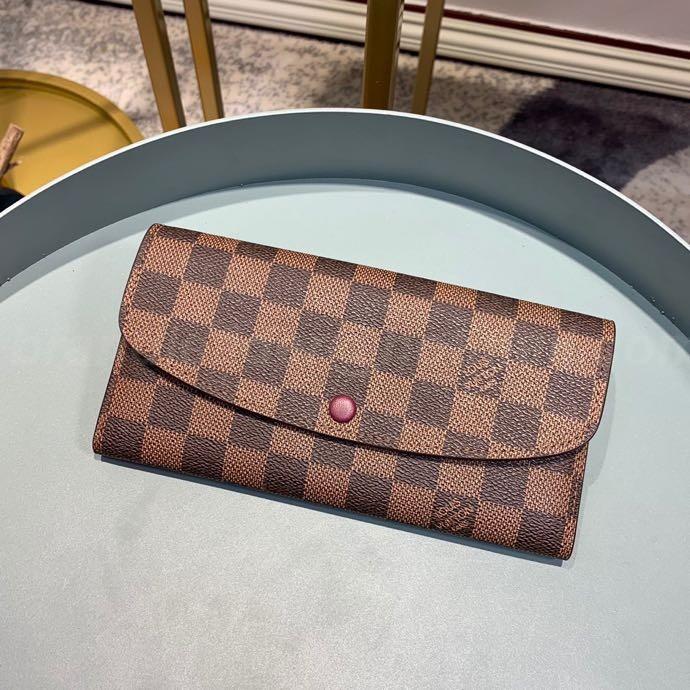 LV Wallets 22